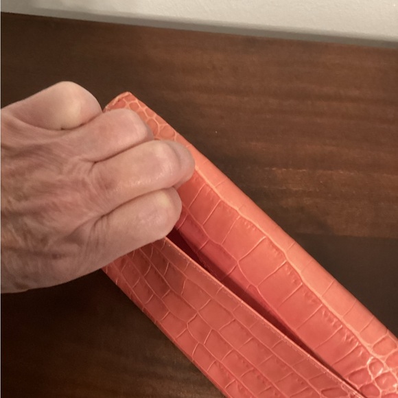 Lauren Ralph Lauren NWT Large Pink Embossed Leather Ladies Wallet & Checkbook Cv - Picture 3 of 11